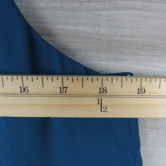 Forever 21* Women's Sleeveless Curved Hem Collarless Tunic Pleated Blouse~Medium - Picture 7 of 10